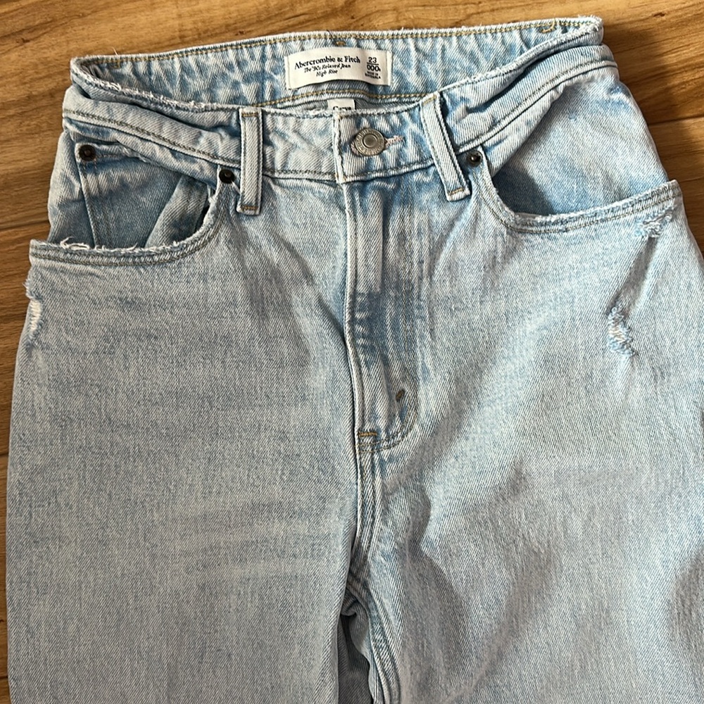 Abercrombie & Fitch Lt Blue Straight Leg Jeans like New - Picture 2 of 5